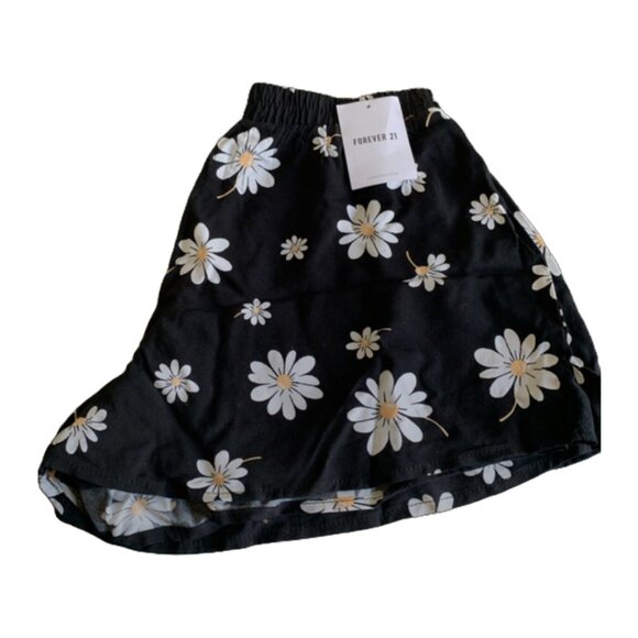 FOREVER 21 Black Daisy Floral Print High Rise Culotte Shorts NEW NWT Sz XS - Picture 7 of 8